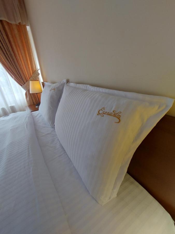 Hotel Elegant Complex à Pazardjik Extérieur photo