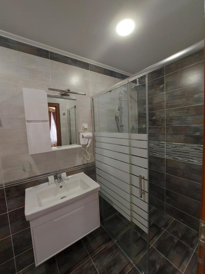 Hotel Elegant Complex à Pazardjik Extérieur photo