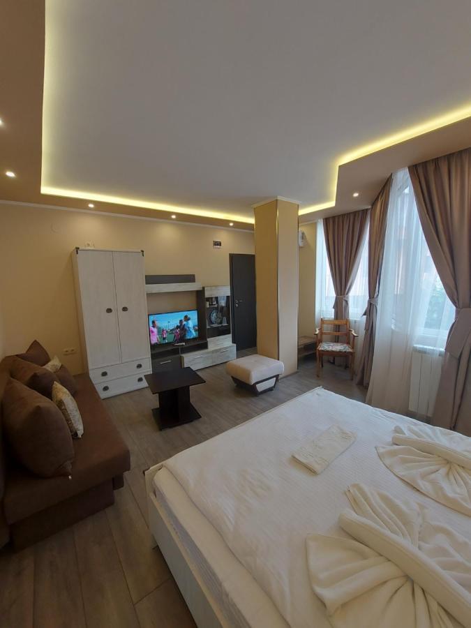 Hotel Elegant Complex à Pazardjik Extérieur photo