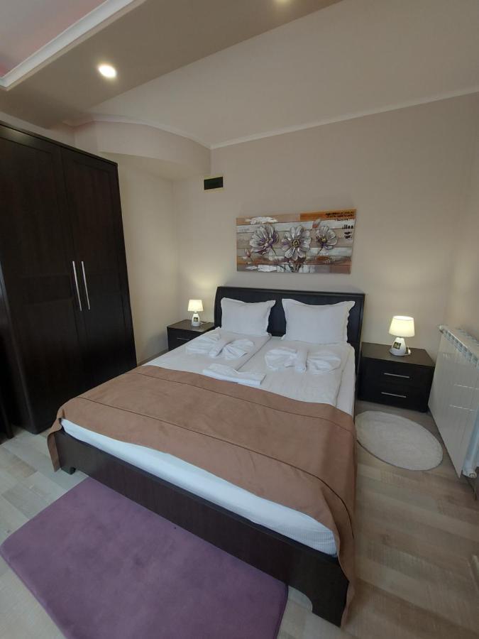 Hotel Elegant Complex à Pazardjik Extérieur photo
