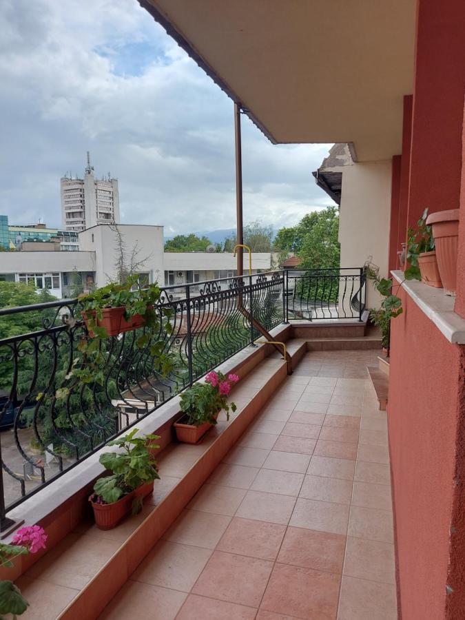 Hotel Elegant Complex à Pazardjik Extérieur photo