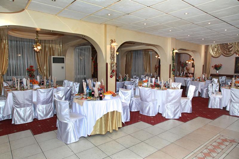 Hotel Elegant Complex à Pazardjik Extérieur photo