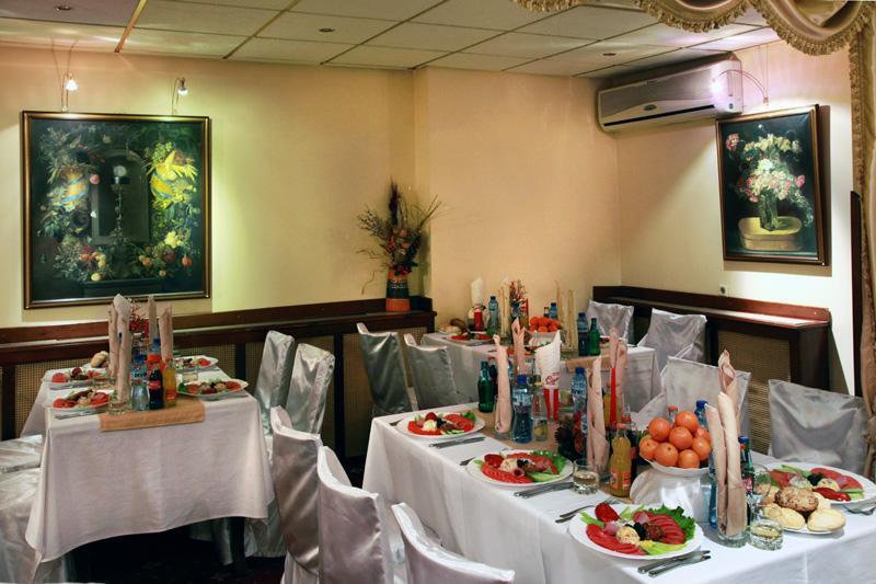 Hotel Elegant Complex à Pazardjik Extérieur photo
